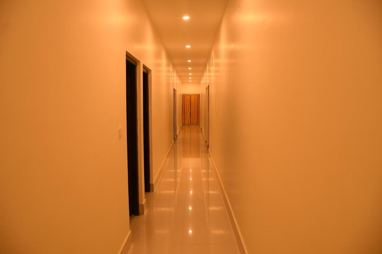Hotel Aayes And Resort Shānti Niketan Екстериор снимка