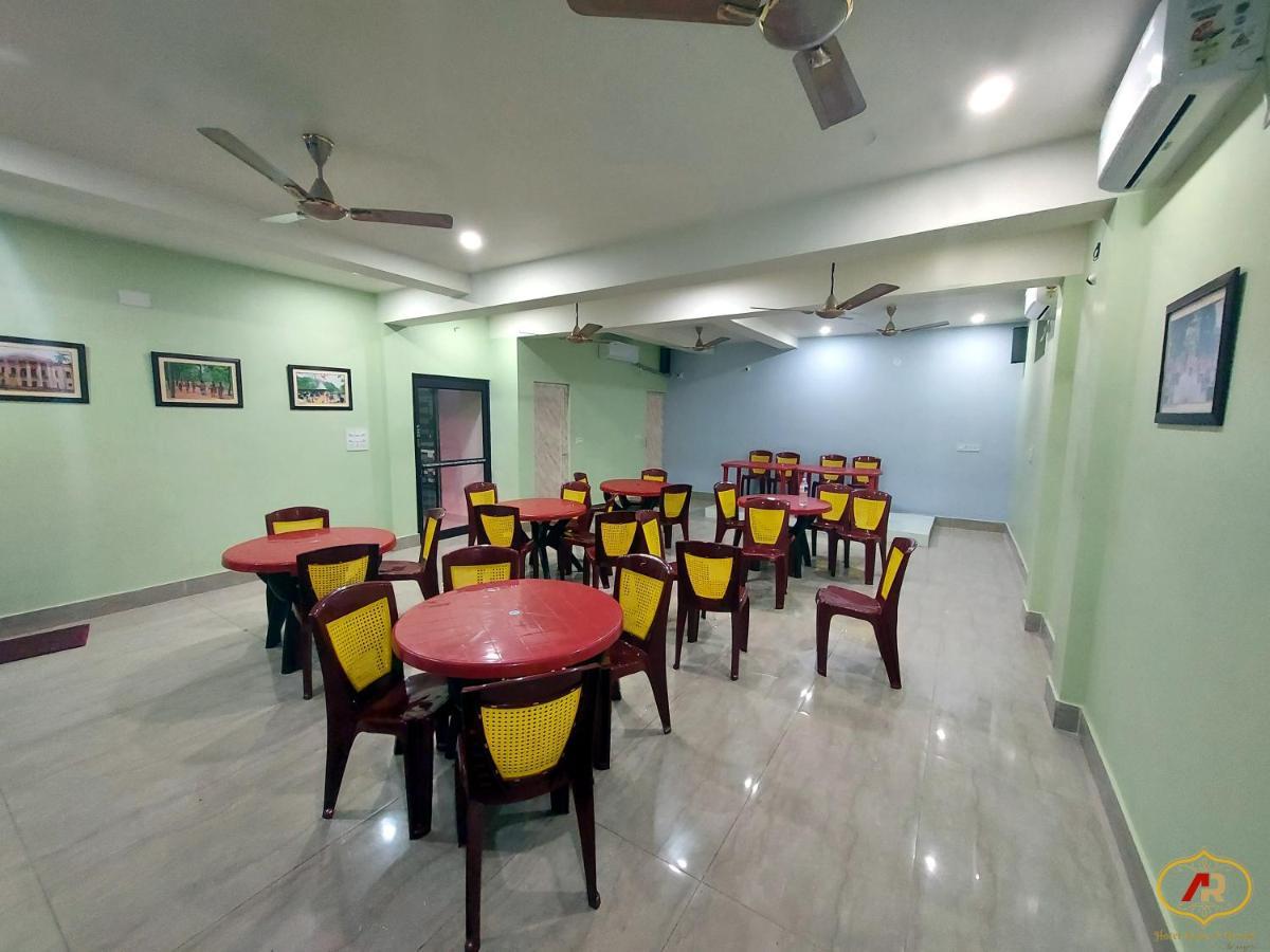 Hotel Aayes And Resort Shānti Niketan Екстериор снимка